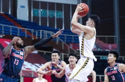 半岛体育app下载-江苏男篮突破青海防线，豪取胜利