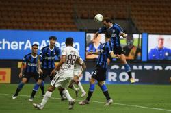 半岛体育网址-尤文图斯领先意甲榜首，AC米兰冲击前四遇阻，国米双杀低迷继续的简单介绍