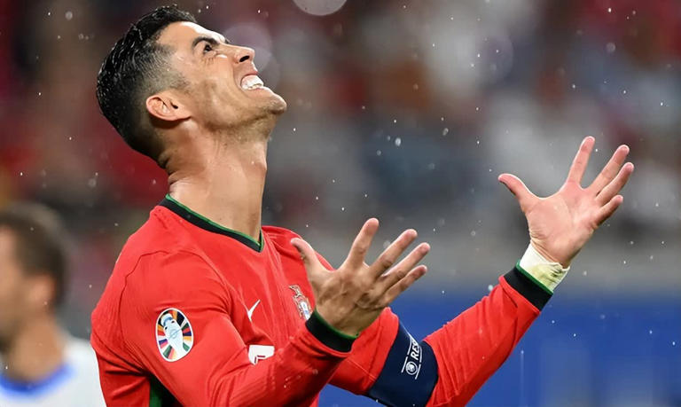 关于西班牙轻松取胜,豪取三分领跑小组的信息 关于西班牙轻松取胜,豪取三分领跑小组的信息