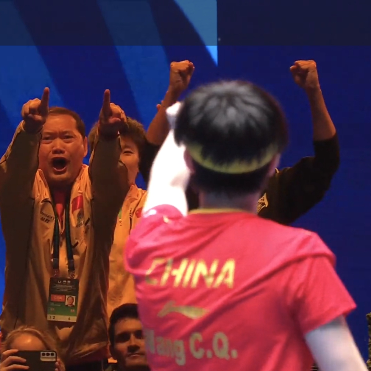 惊心动魄的比赛场面,引发球迷热议的简单介绍 惊心动魄的比赛场面,引发球迷热议的简单介绍