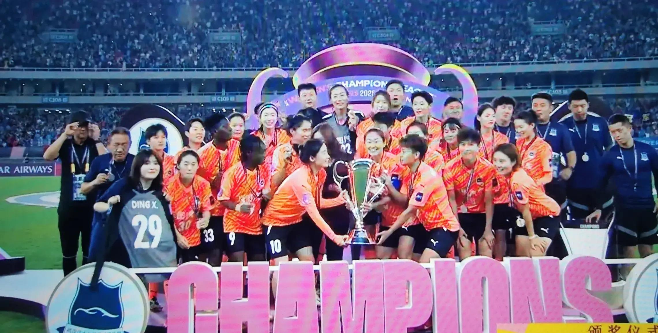 中国女足备战下一场较量，备受瞩目