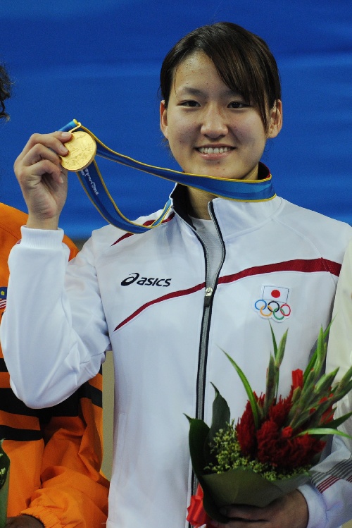 日本体操选手表现出色夺得金牌