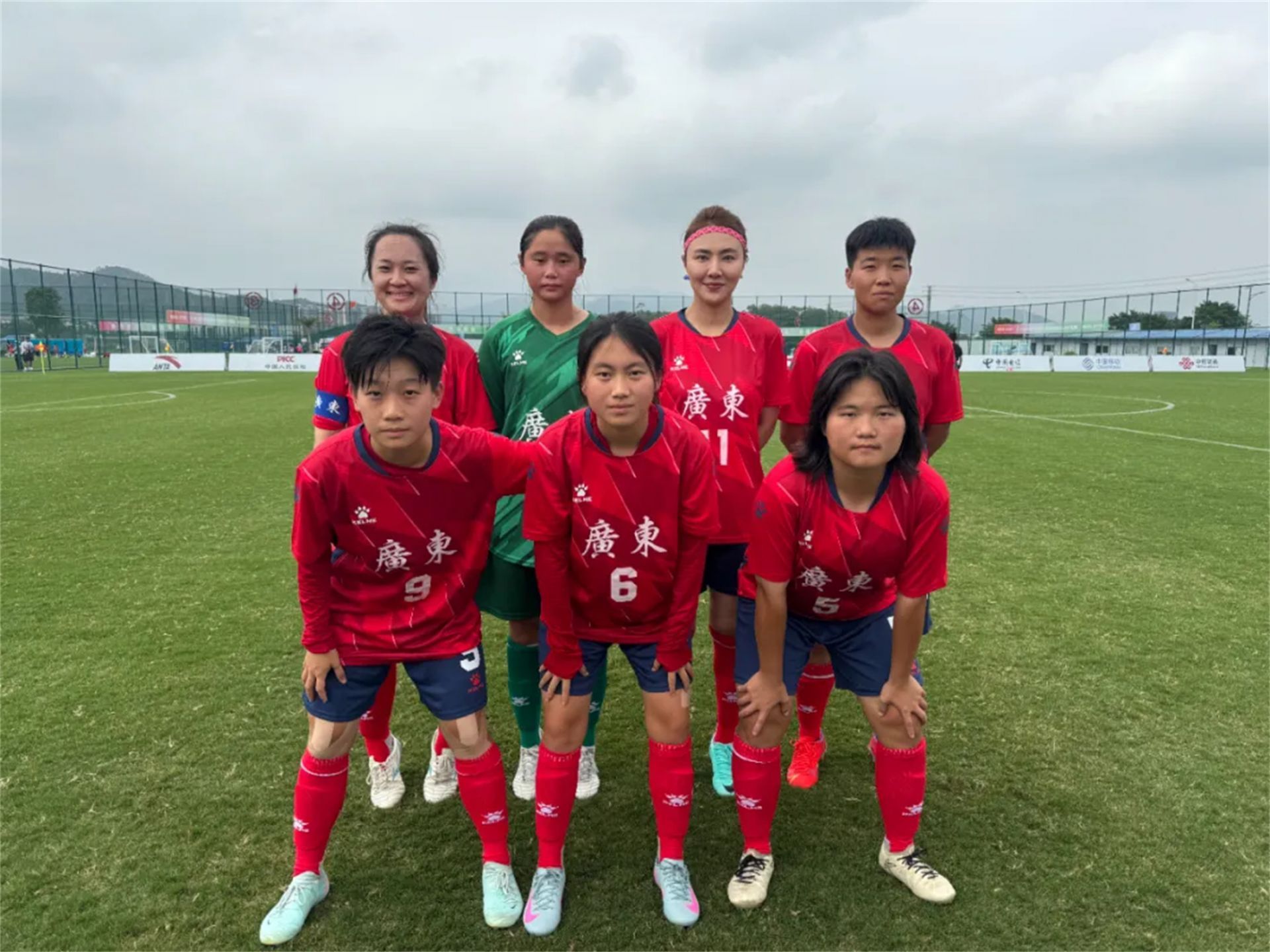 包含足球赛场上,女队多点开花击败对手的词条 包含足球赛场上,女队多点开花击败对手的词条