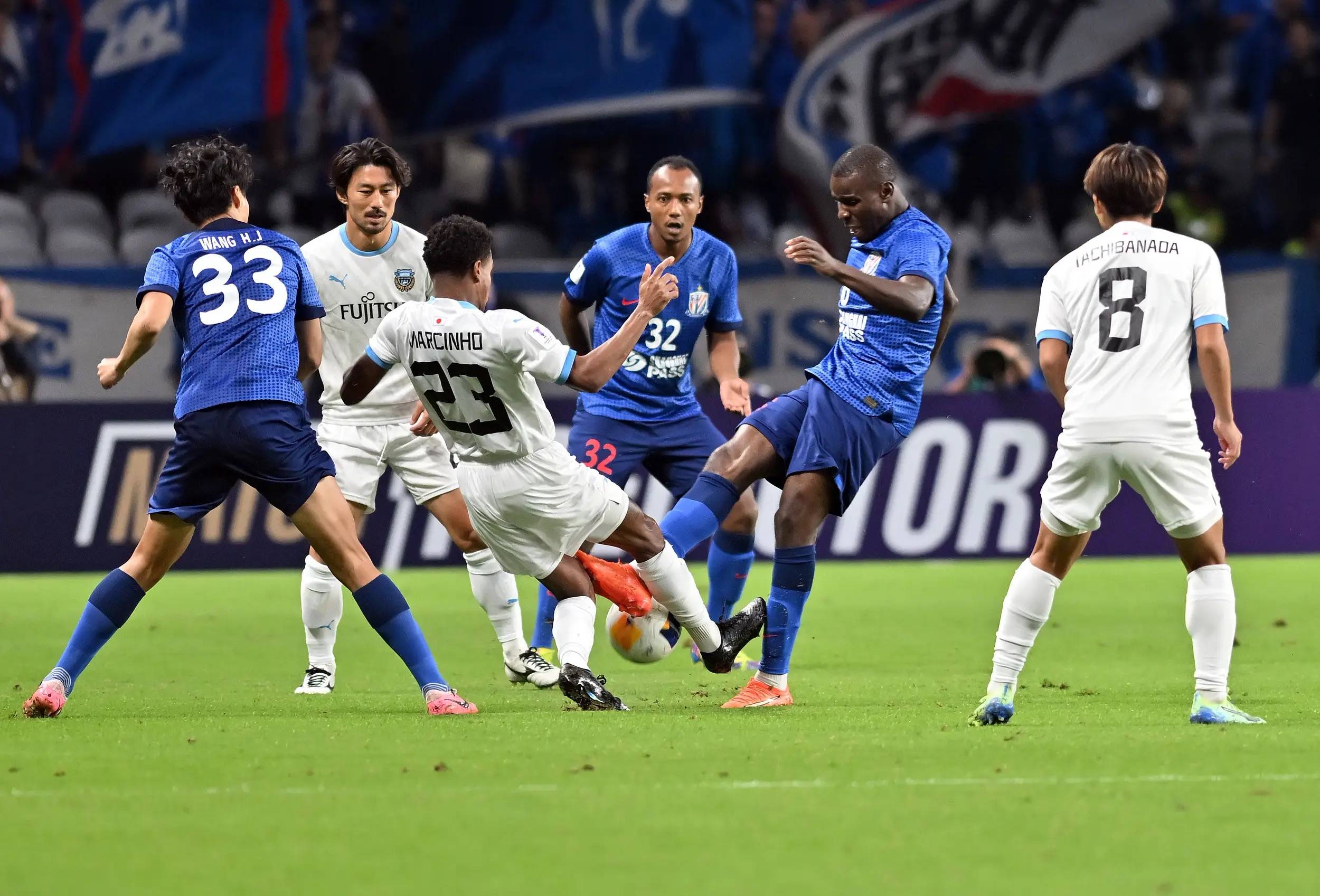 安德莱赫特淘汰阿贾克斯，创造欧冠奇迹